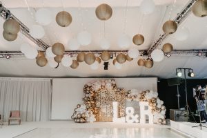Luxury white & gold wedding balloons | Luxury Essex Wedding